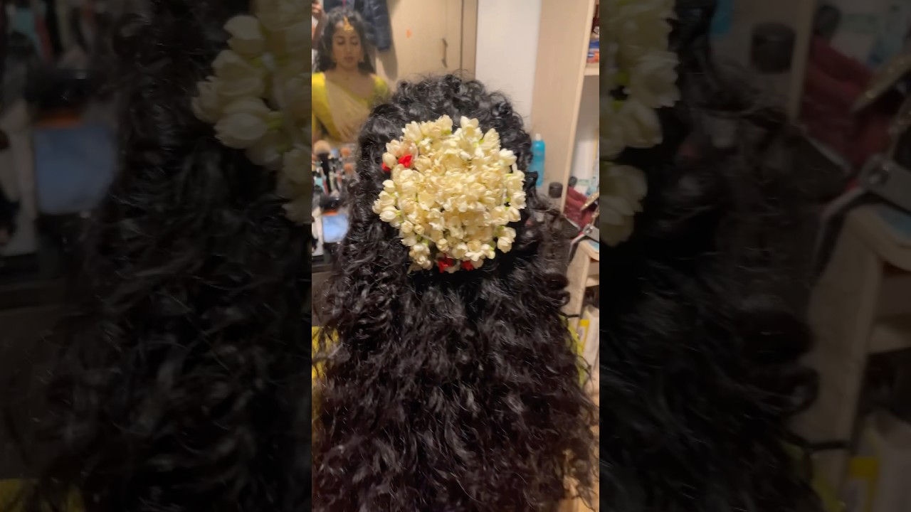 Jasmin flower in natural curly hair.  #jasmin #mallipoo #engagement #nichayam #induarts #shorts