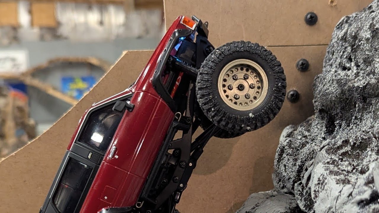 Testing the new 1/30th course at Mile High Crawling Center!!