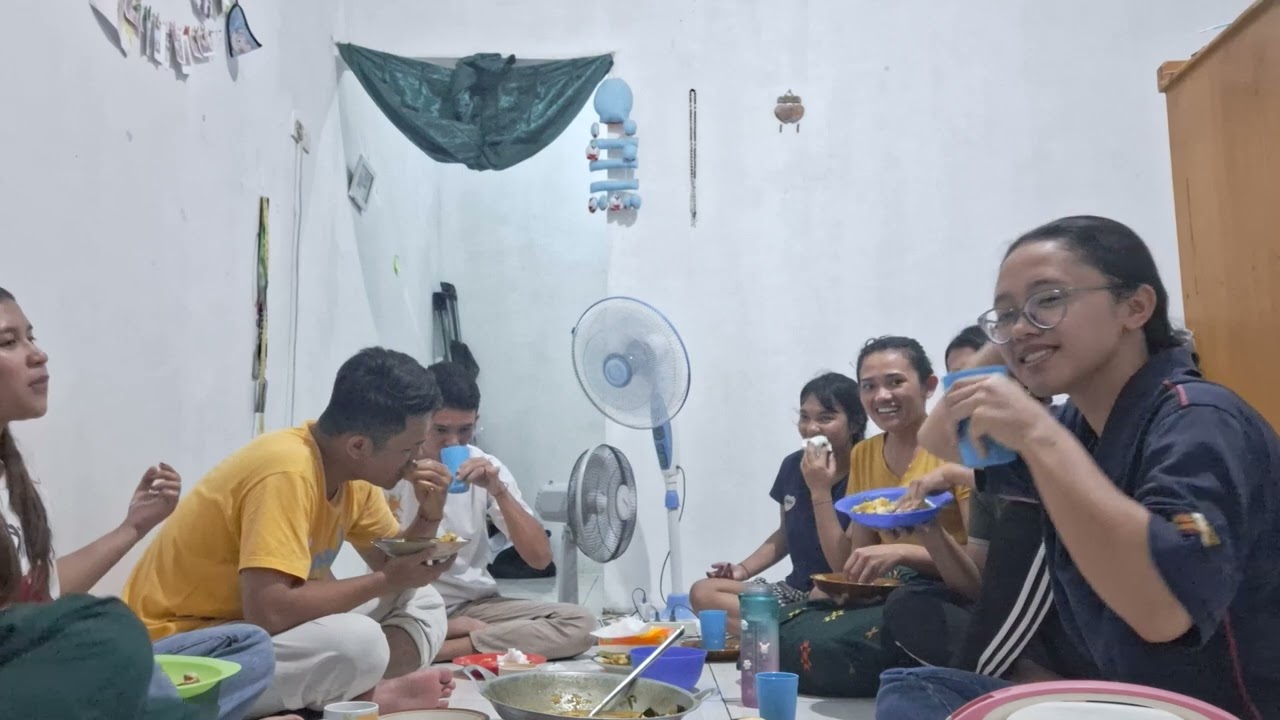 Vlog makan ulang tahun Kak Mar ❤️