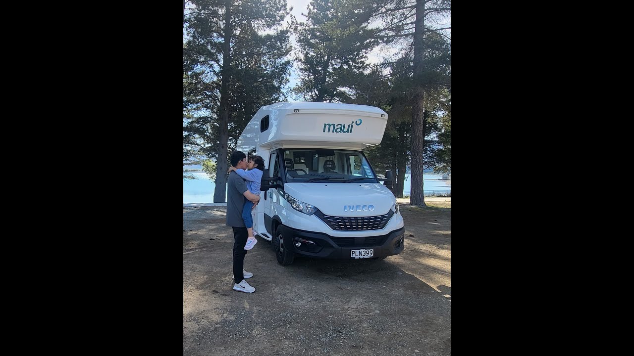 [뉴질랜드] 이슬빈 어린이가 소개하는  뉴질랜드 캠퍼밴 (마우이 비치 / Maui Beach 모델 / IVECO 이탈리아 차량) 내부.