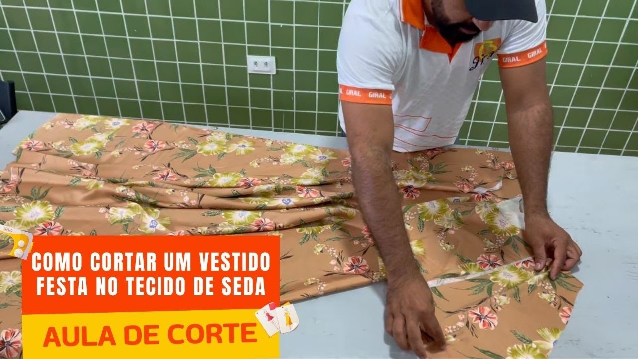 AULA DE HOJE COMO CORTAR UM VESTIDO DE FESTA NO TECIDO DE SEDA#dicasincriveis#corteecostura