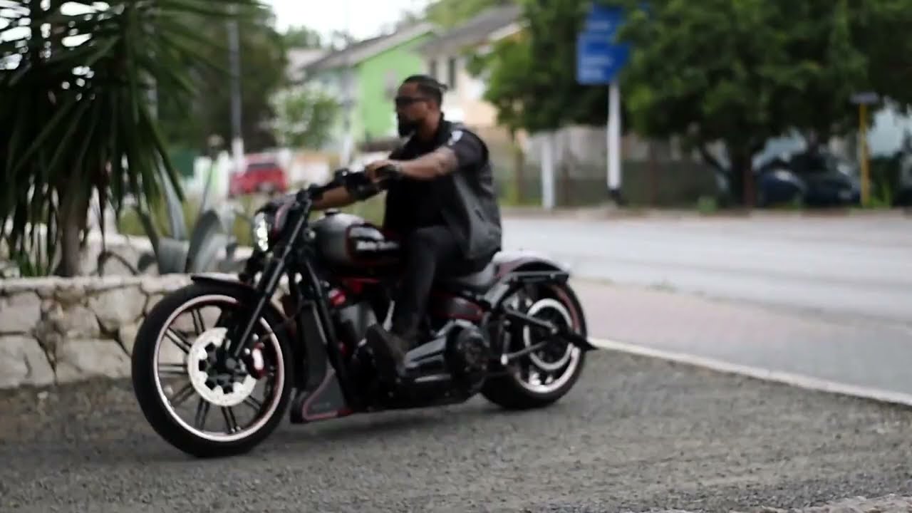 Harley-Davidson Breakout Blow Performance Exhaust Sound