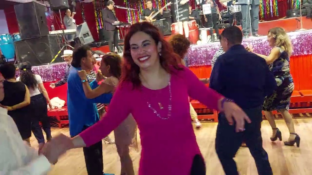 Karen Roberto el maestro borrego bailando con Son cubano salón los Ángeles voz de blanquita 28/12/25