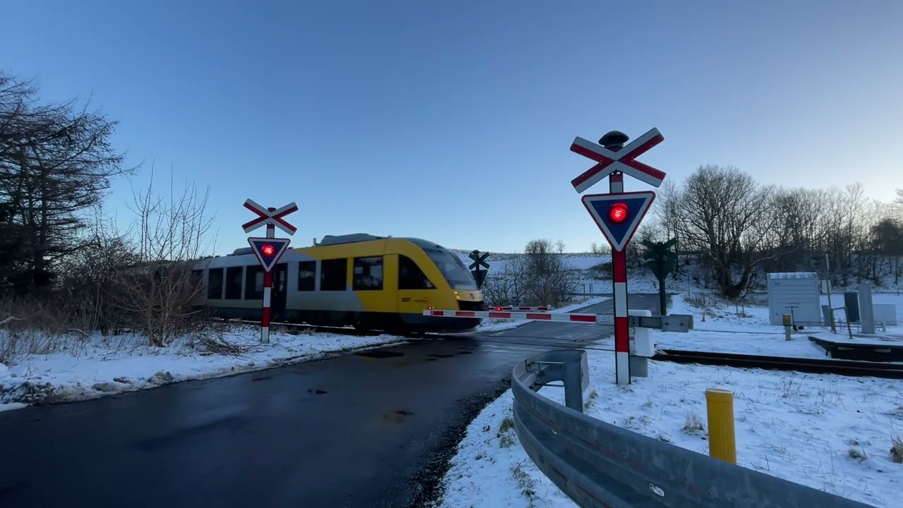 Jernbaneoverskæring og station i Grimstrup