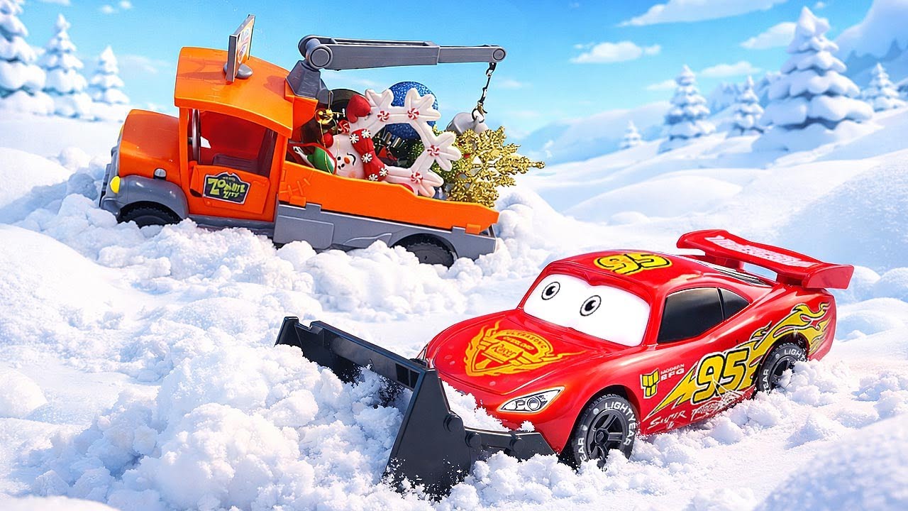 Машинки и Молния Маквин наряжают новогоднюю елку - Новогодние приключения машинок
