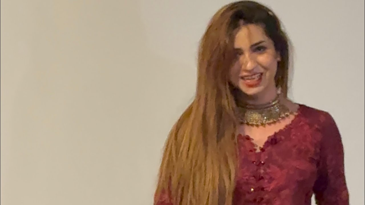 Mahi jan dance video from Karachi . Khawaja sira / transgender dance performance .