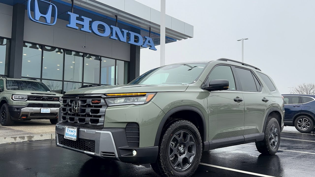 It’s Here! 2026 Honda Pilot Ash Green Metallic Trailsport + 2025 Side by Side Comparison