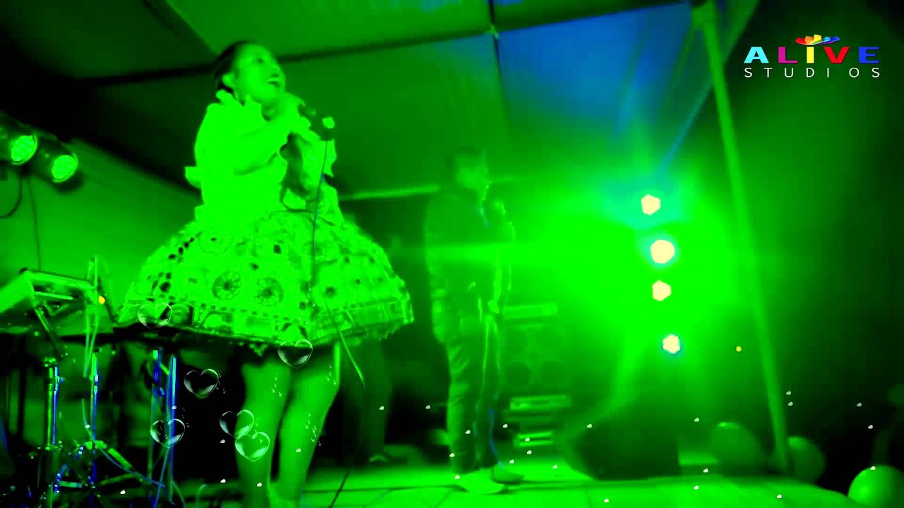WHENDY BRAVO -  TU MU&Ntilde;EQUITA 2015 EN VIVO Achoma