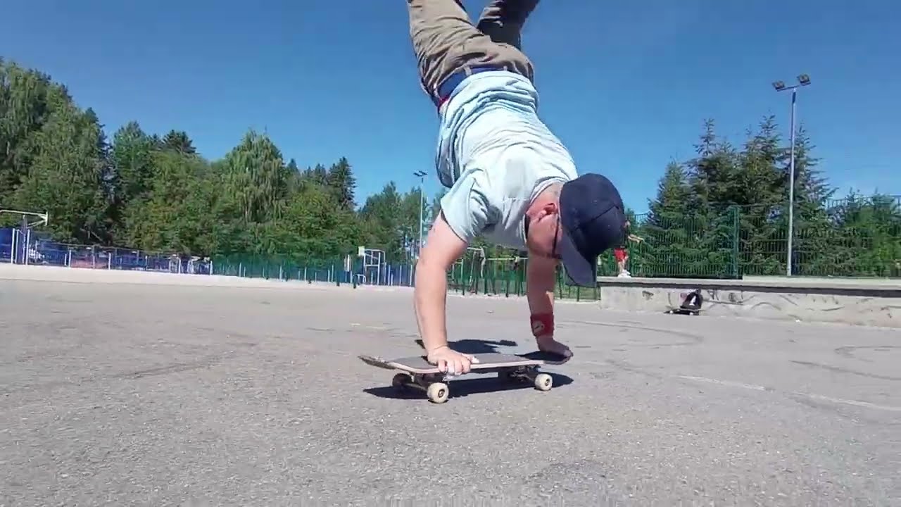 Training for the World Freestyleskateboarding Championships 2024 (Pro)