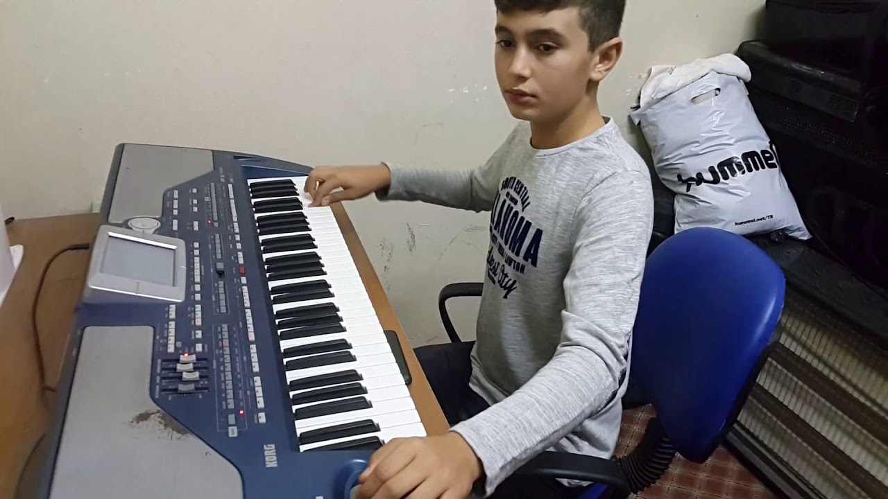 Çanakkaleli Süper küçük Piyanistimiz akın çiftetelli