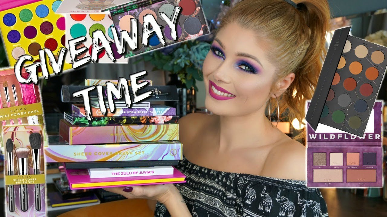 CLOSED 20K | Holiday Giveaway | International | CLOSED