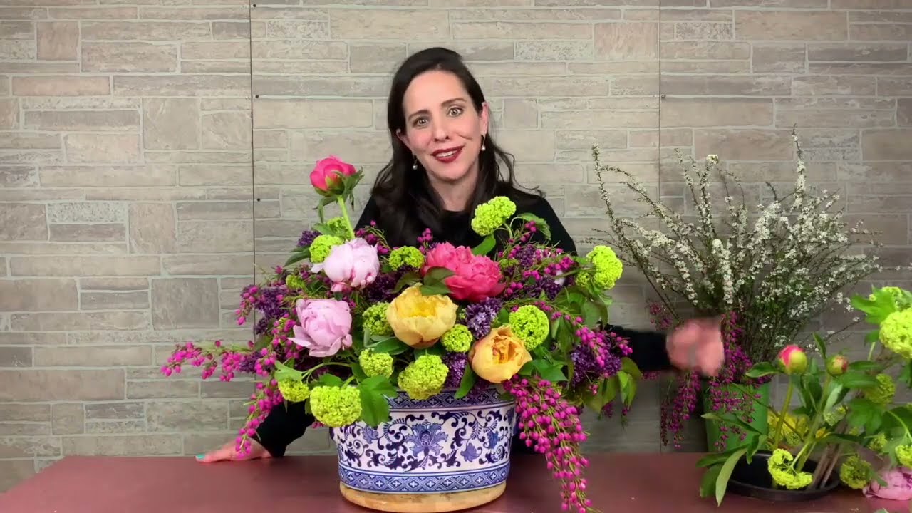 Cómo hacer un arreglo floral con peonias