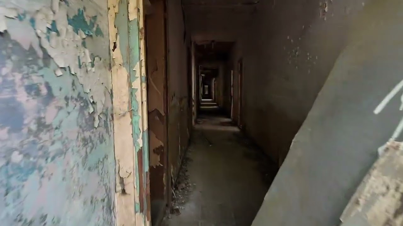 Die ehemalige Offiziers Villa + Bunkeranlage + kasernen  ￼￼teil 1