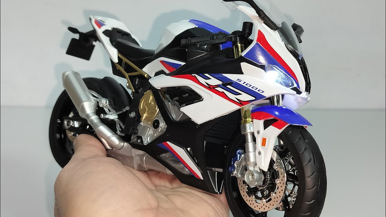 BMW S1000RR модель мотоцикла 1:9 со светом.