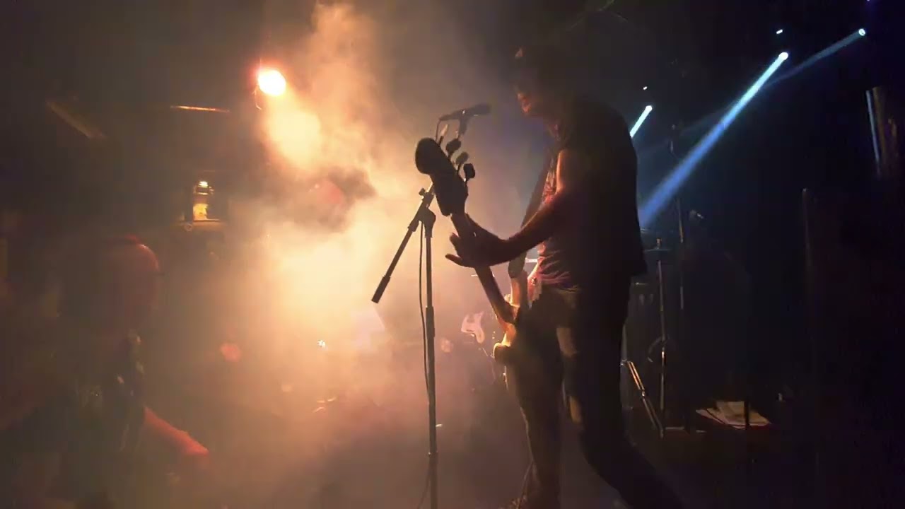HÄIRIKÖT - SAMA TULI. Elämä on punk, 22.09.23, Vastavirta-klubi, Pispala