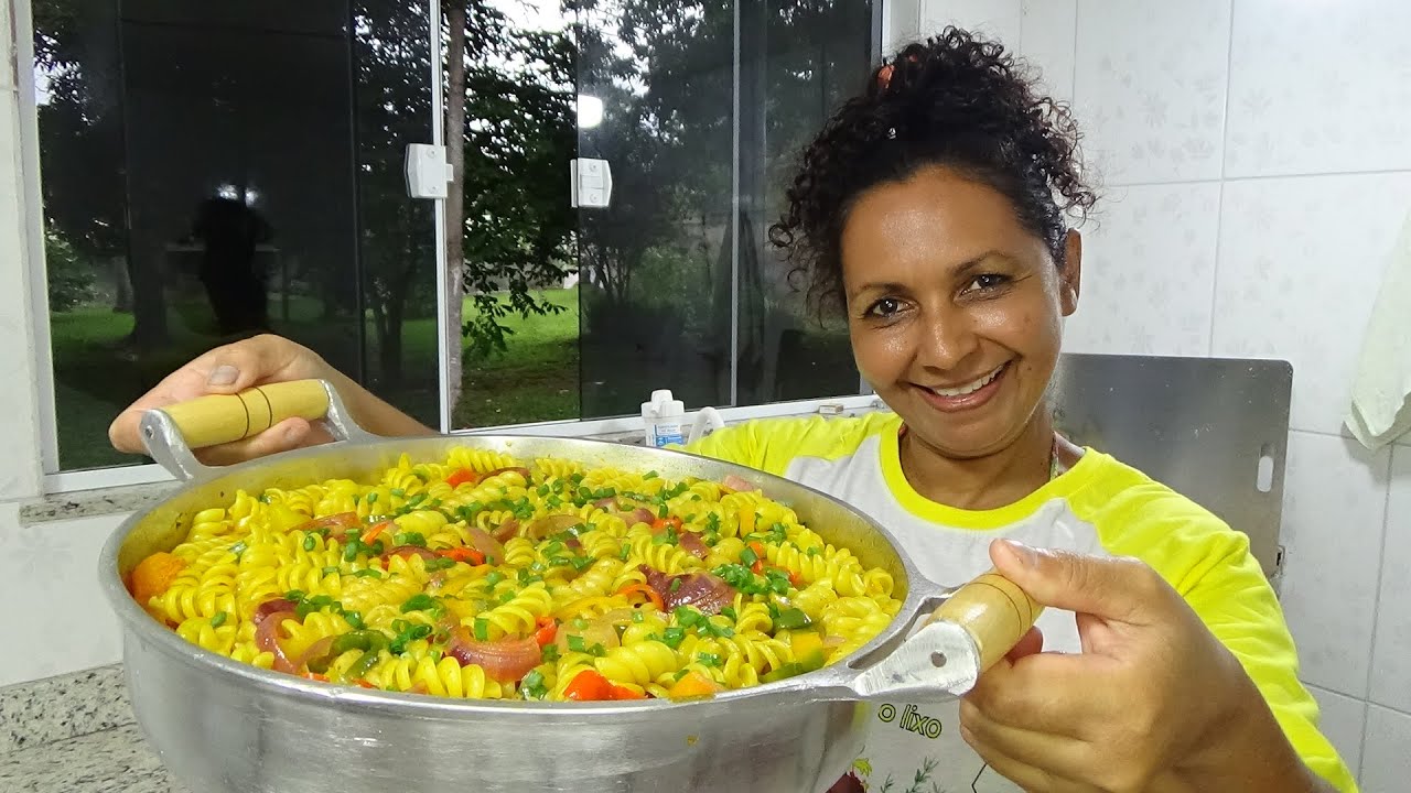 MACARRÃO AO MOLHO DE COSTELA COM ABÓBORA