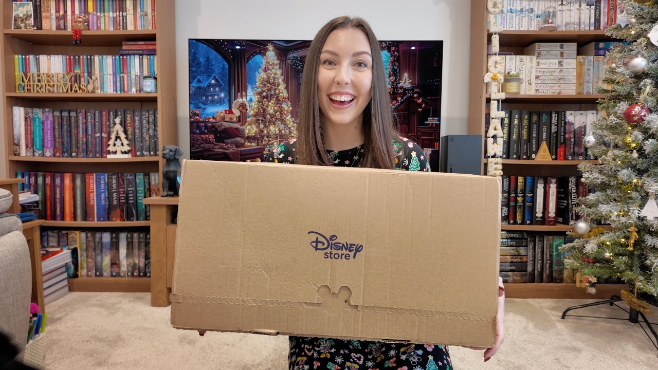 РАСПАКОВКА МАГАЗИНОВ DISNEY // Микки-волшебник, плюшевые игрушки, товары для дома и значки