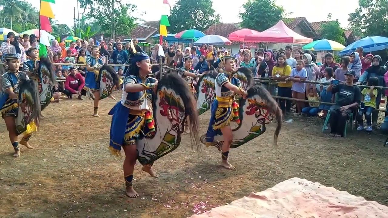 Jathilan Turonggo wijoyo feat Sekar Gandari babak kreasi putri kedua.