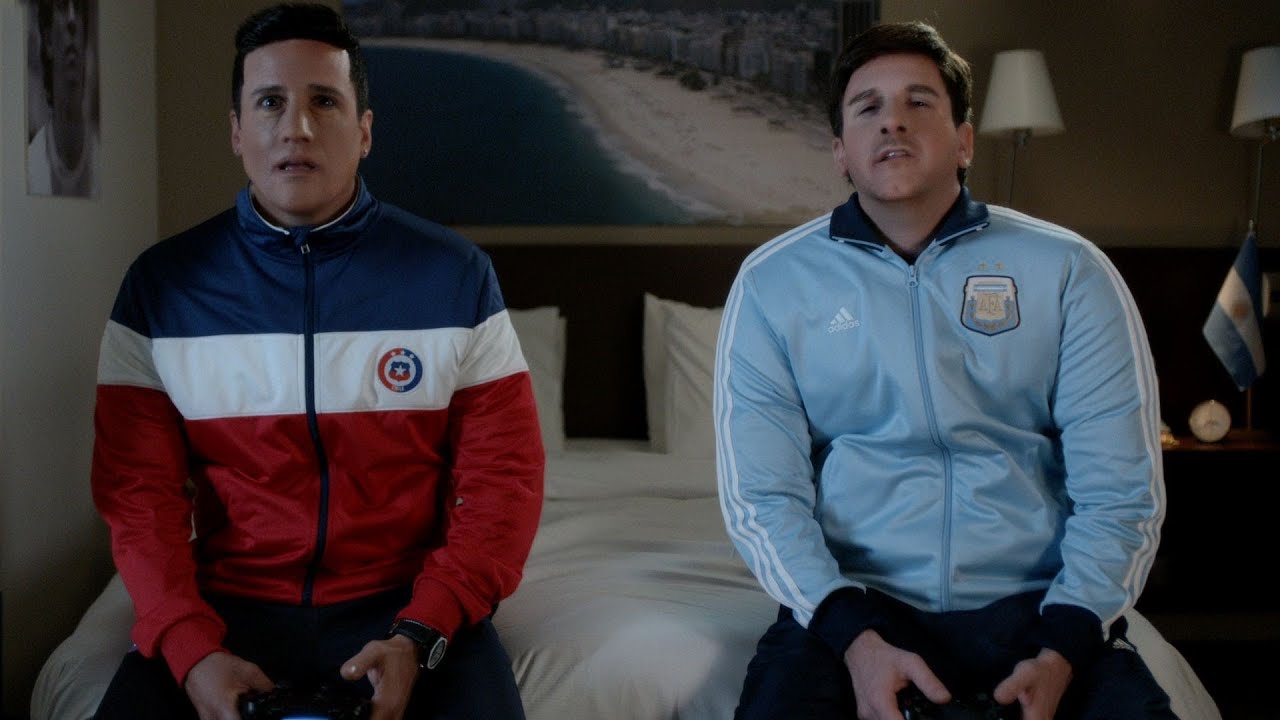 Kramer imitando a Alexis Sánchez, Messi y Cristiano Ronaldo