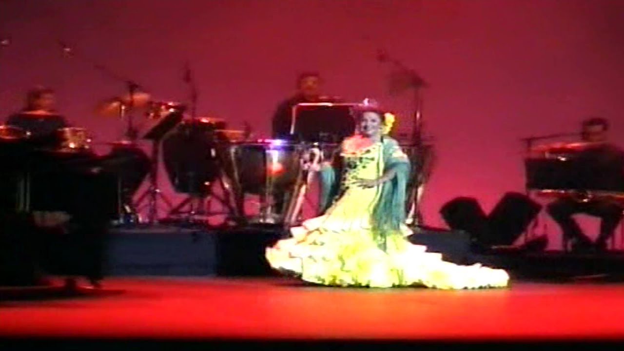 MARIFÉ DE TRIANA - Teatro Lope de Vega  Sevilla ( Concierto 2002 )