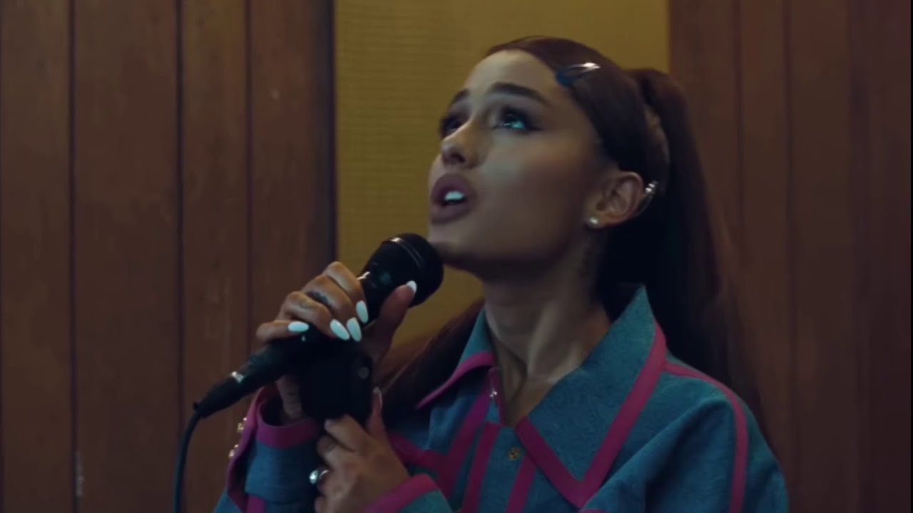 Rare Ariana grande photos 🤍