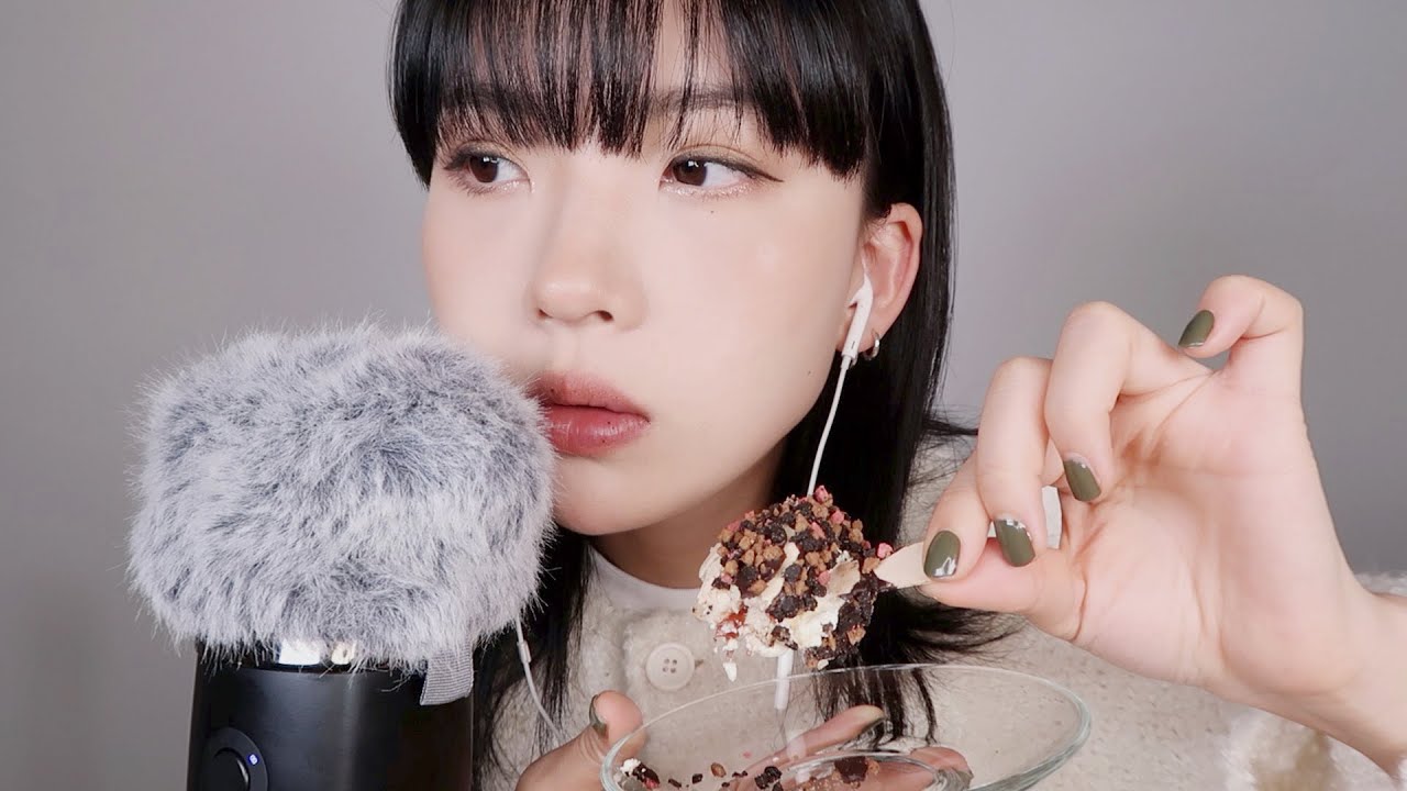 ASMR(Sub) 뚱카롱 먹으면서 수다 | Big Macaron Eating Sound & Whispering