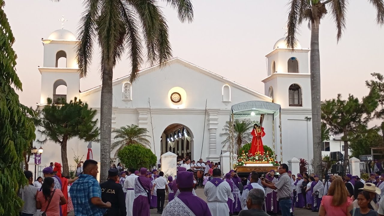 Segundo viernes de cuaresma(nahuizalco, el salvador) retorno al templo parroquial San Juan Bautista.