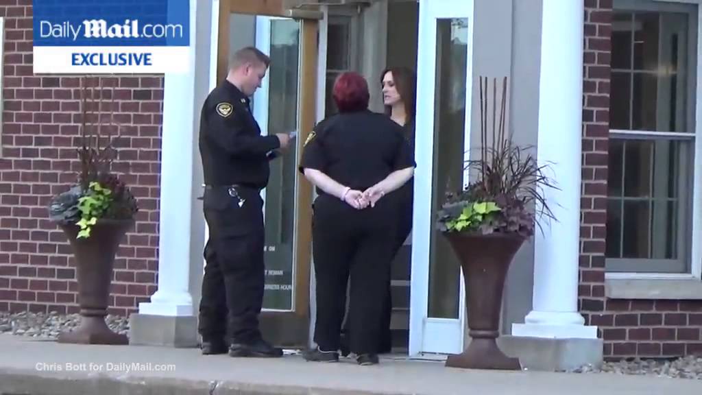 Walter Palmer leaves dentist dental from...