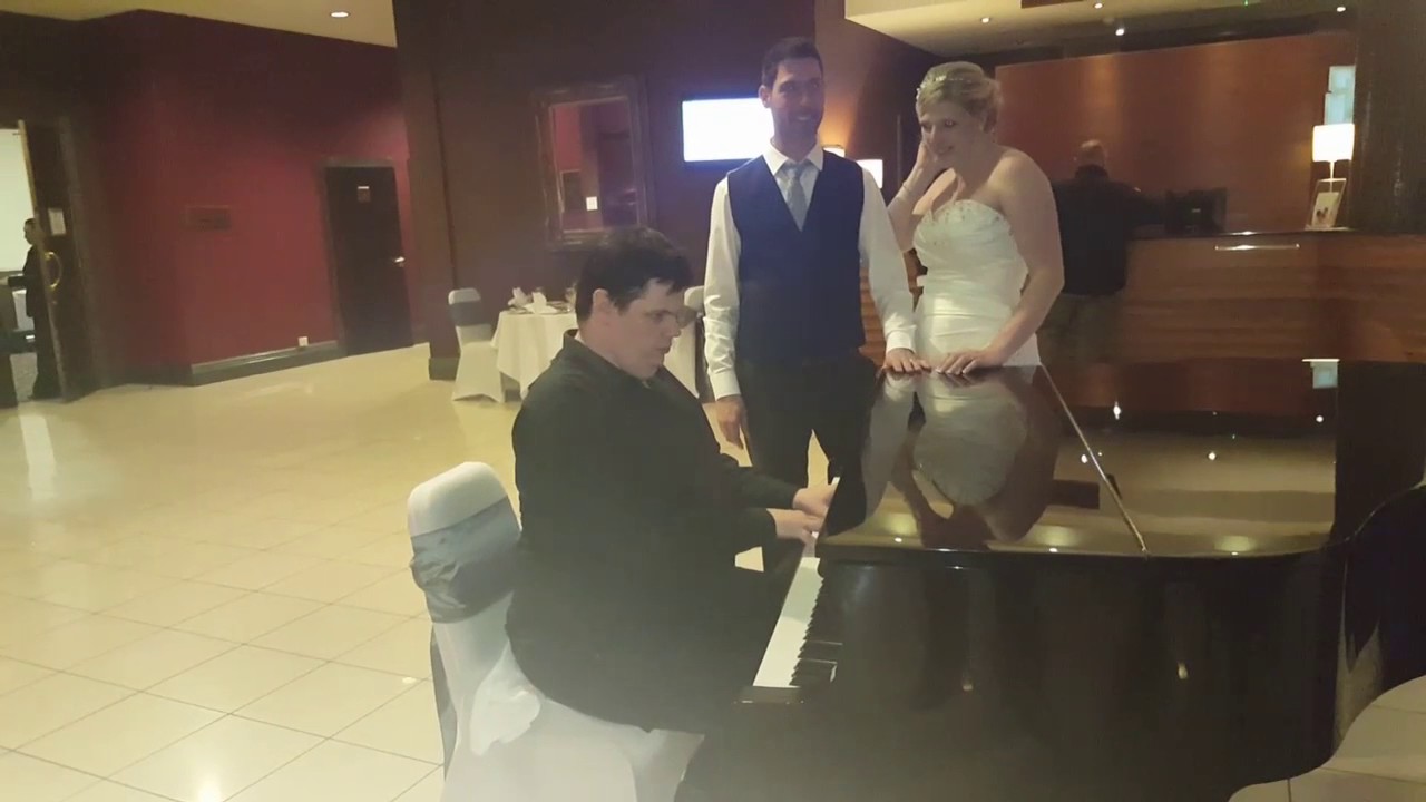 Peter Jones not Billy Joel, playing Just the Way you Are
