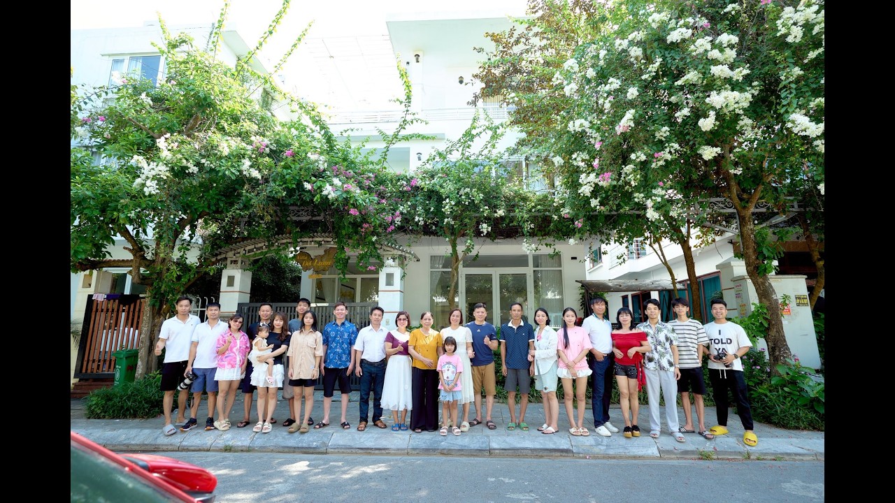 Con cháu bà Sinh đi FLC Sầm Sơn 2025