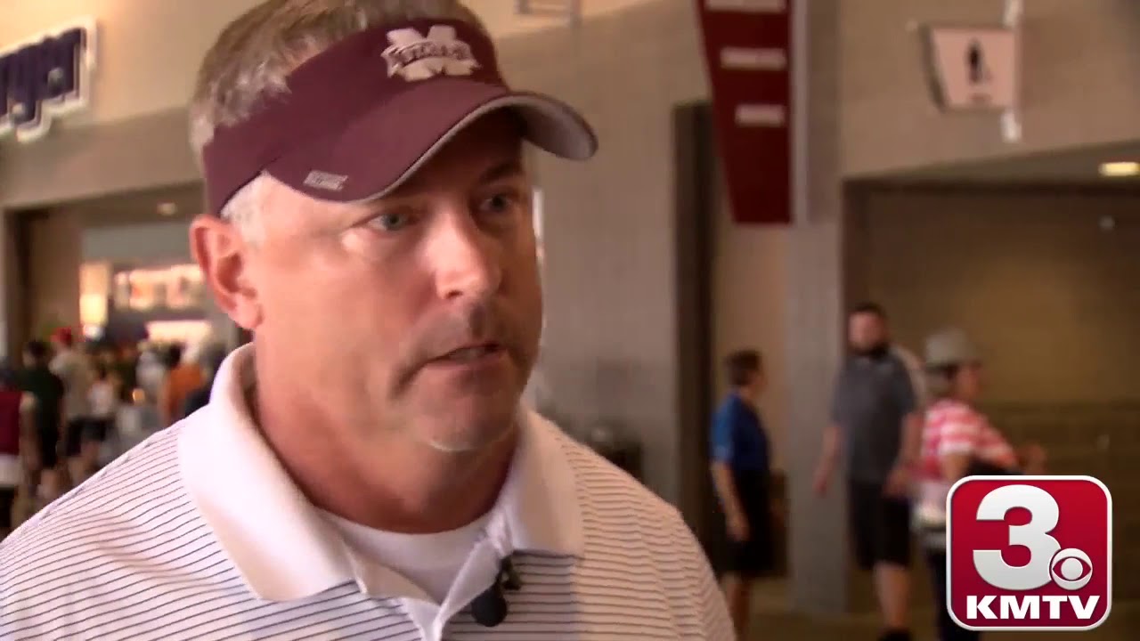 College World Series: Internet goes bananas for Mississippi State superfan