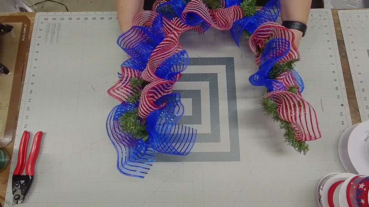 How to Make a Patriotic Mailbox Swag Tutorial