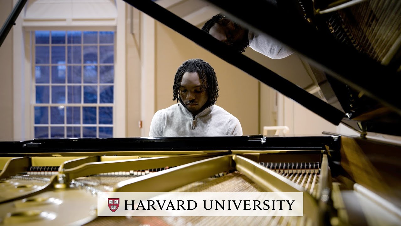 Timi Esan ’27 Performs Auld Lang Syne at Harvard's Paine Concert Hall