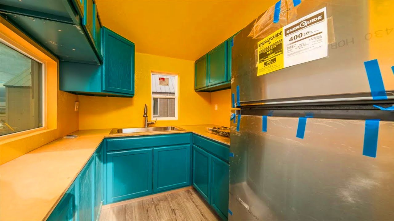 Incredibly  Luxur Colorful Tiny w/full tub by Modern Tiny Living | Tiny House Concepts