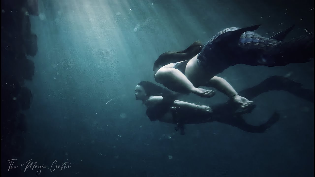 SIRENS SWIMMING UNDERWATER (a short Gothic mermaid fairytale)
