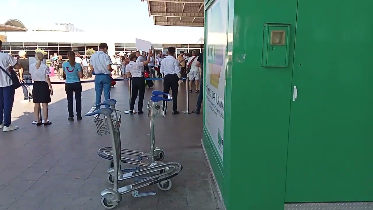 Flughafen Antalya Terminal 2 Ankunft am 18.06.2022