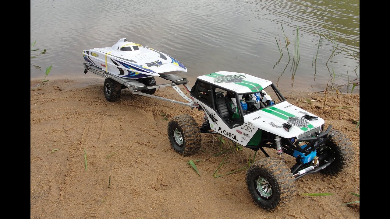 RC масштаб Осевая Фантом Тяговая и запуск RC лодка WildCat на озере