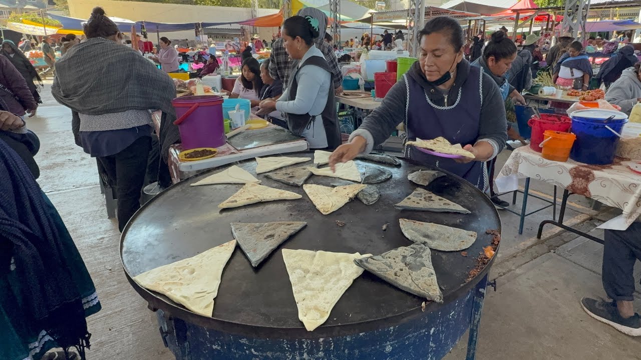 Día de plaza en San Juan Mixtepec región de la mixteca oaxaqueña 