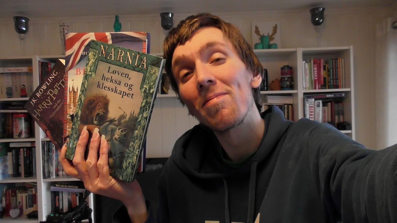 ASMR-музыка: уютное чтение книги и постукивания для расслабляющего вечера 📚🤓