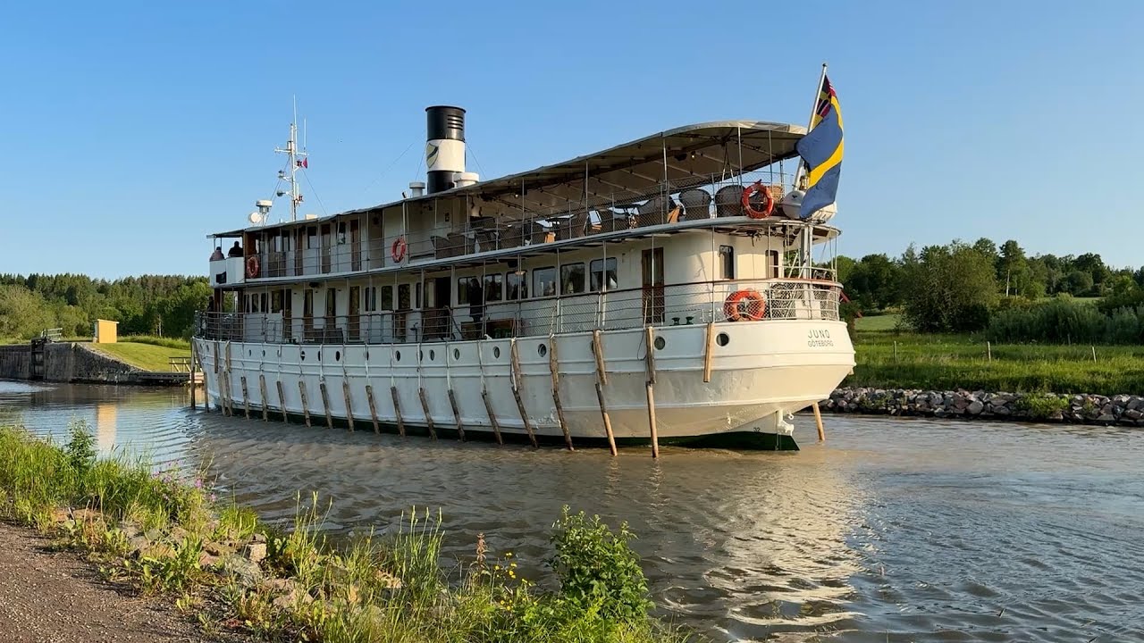 Das &auml;lteste Passagierschiff der Welt mit &Uuml;bernachtungsm&ouml;glichkeit auf dem G&ouml;ta-Kanal