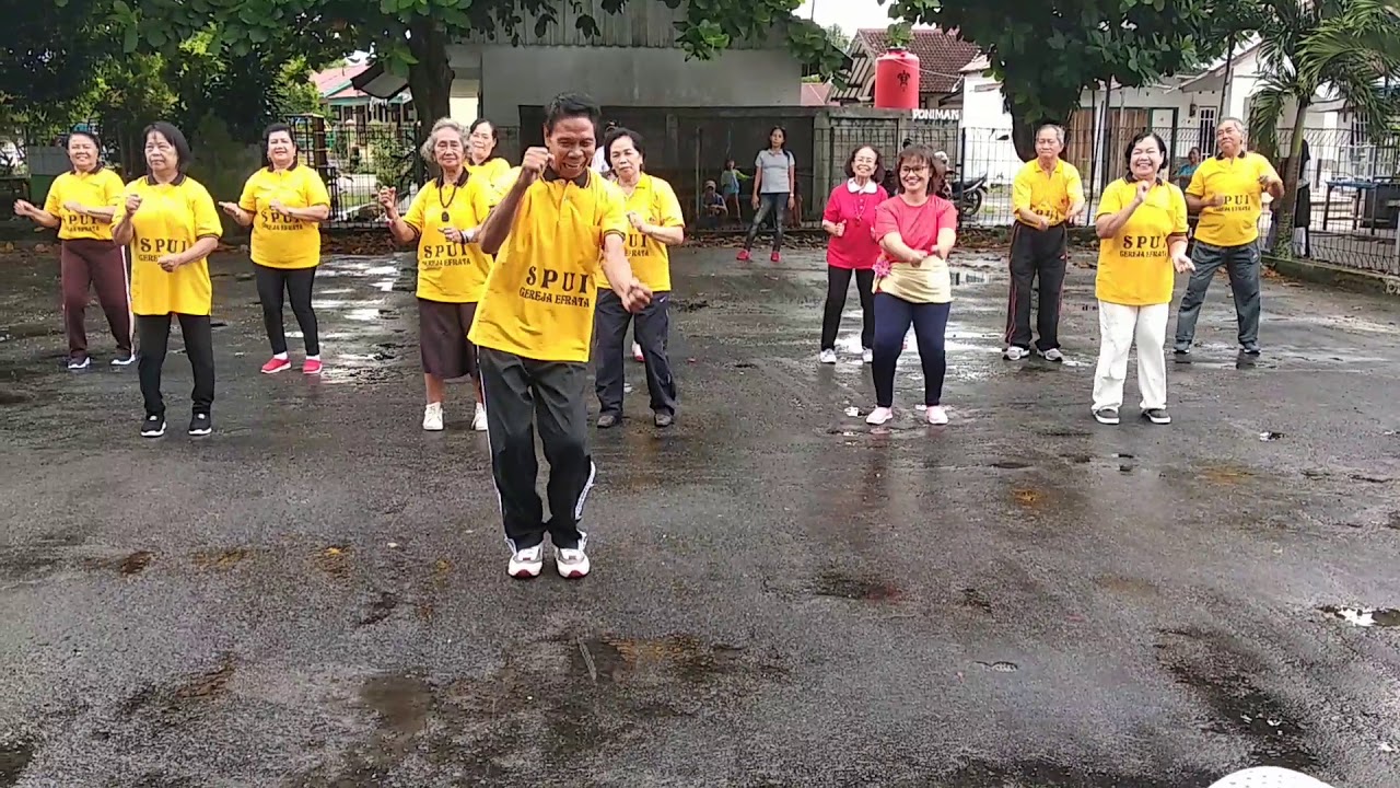 Lomba Senam Maumere Rohani dalam Rangka Paskah 2019 Majelis Jemaat GKE Bukit Hindu - SPUI