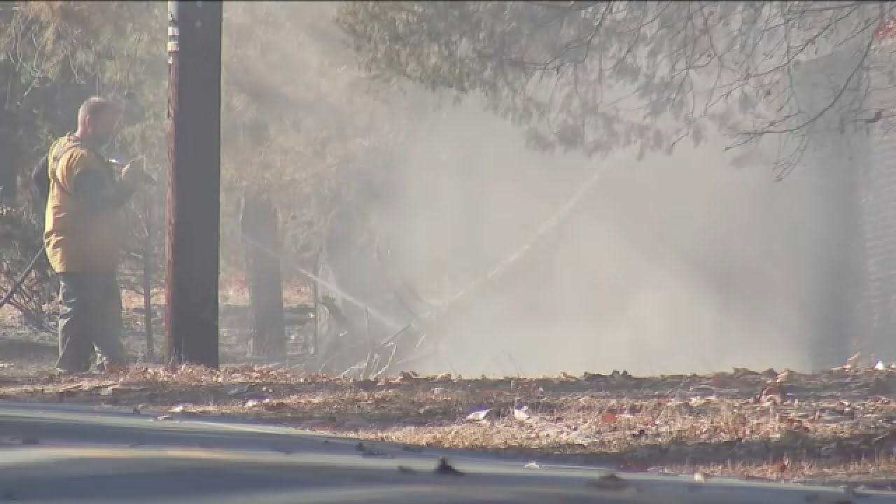 Firefighters battling multiple wildfires in New Jersey including in Englewood Cliffs