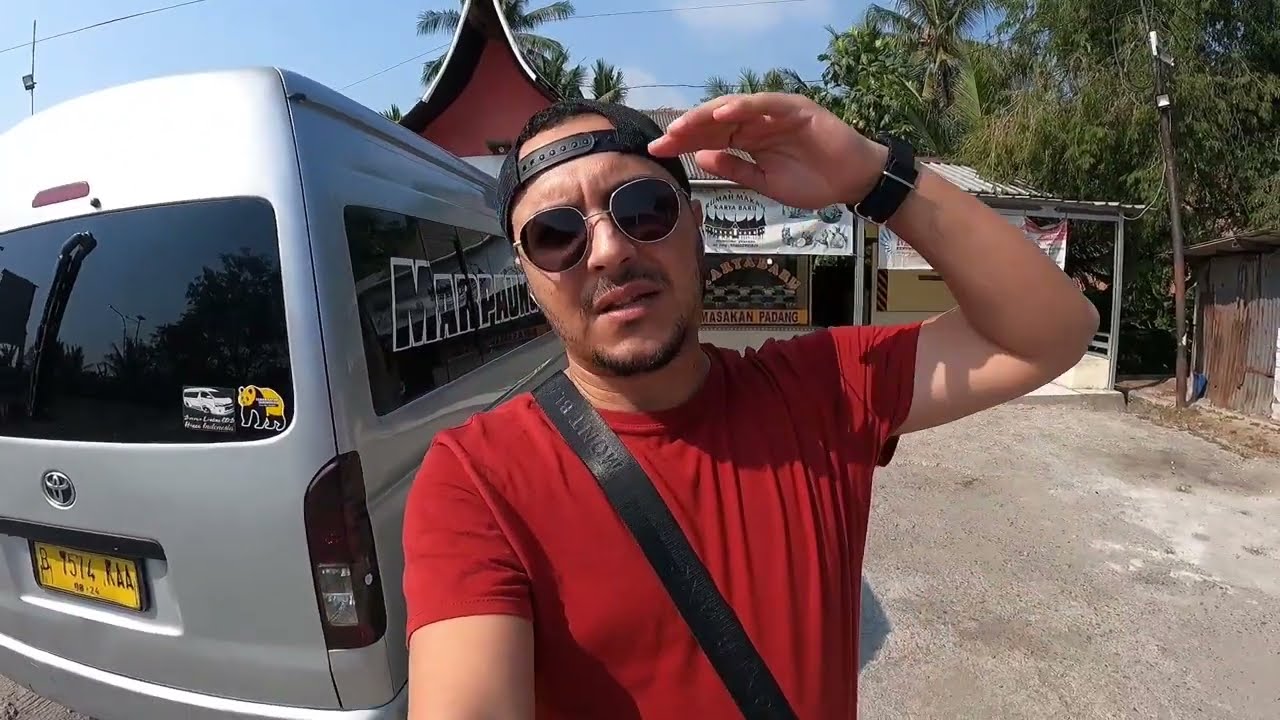 أول محطة في الرحلة كنت غنبات فالزنقة 🇮🇩 بمدينة Bandar lampung اندونيسيا