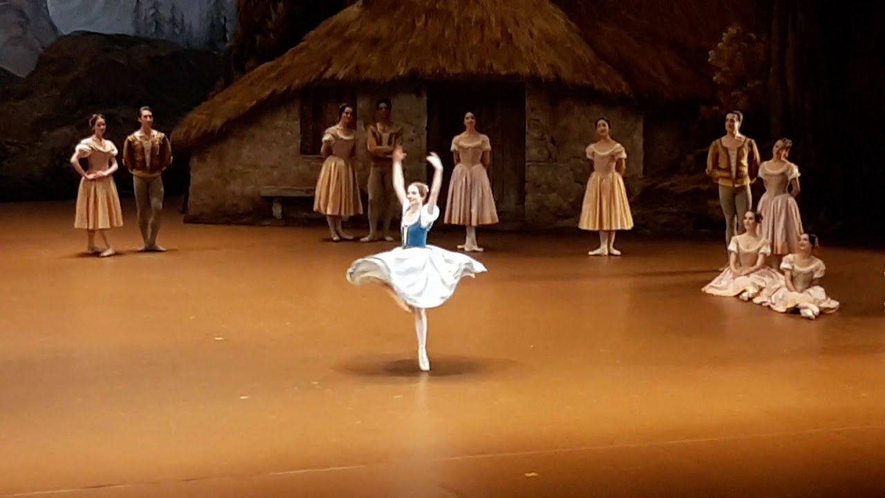Giselle - variation de l'acte 1 (Leonore Baulac)