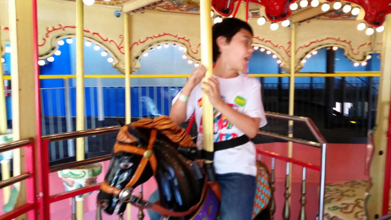 Fun World Carousel with GJ 2
