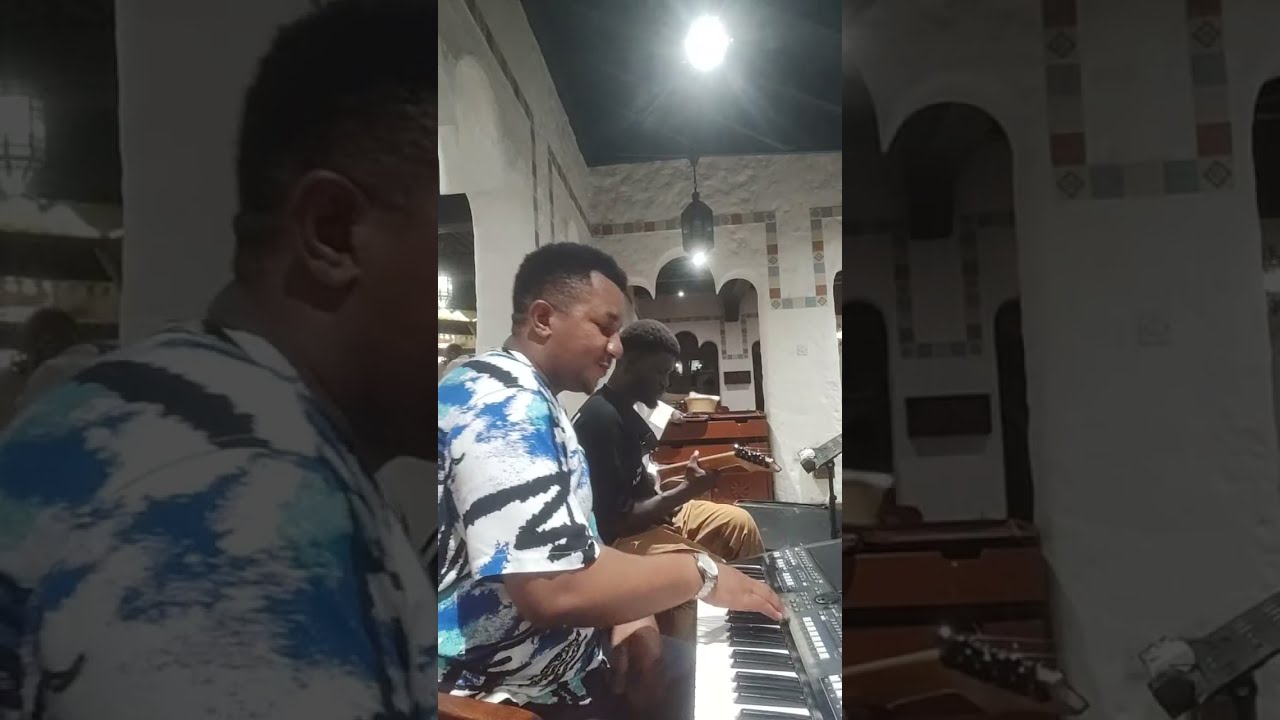 AjwogTHUM is live