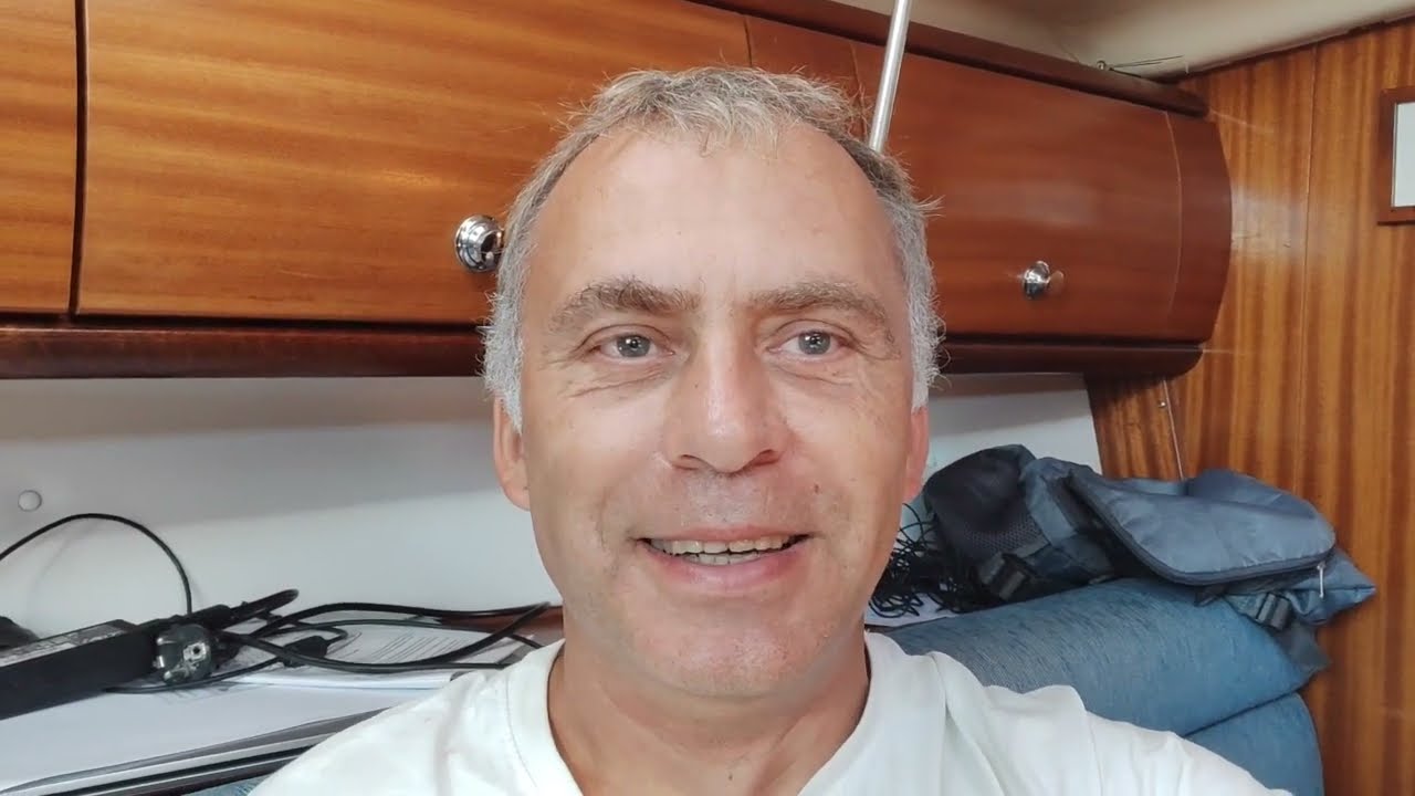 Зима на Тенерифе, снег, дождь, Неопытный капитан разбивает яхты в марине! #парусник #яхта #tenerife