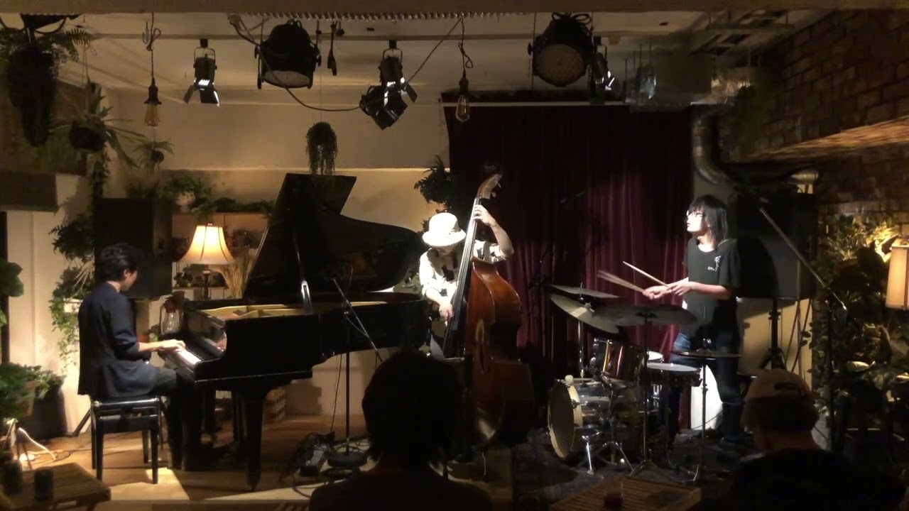 Beatrice / 秋元 修 Trio