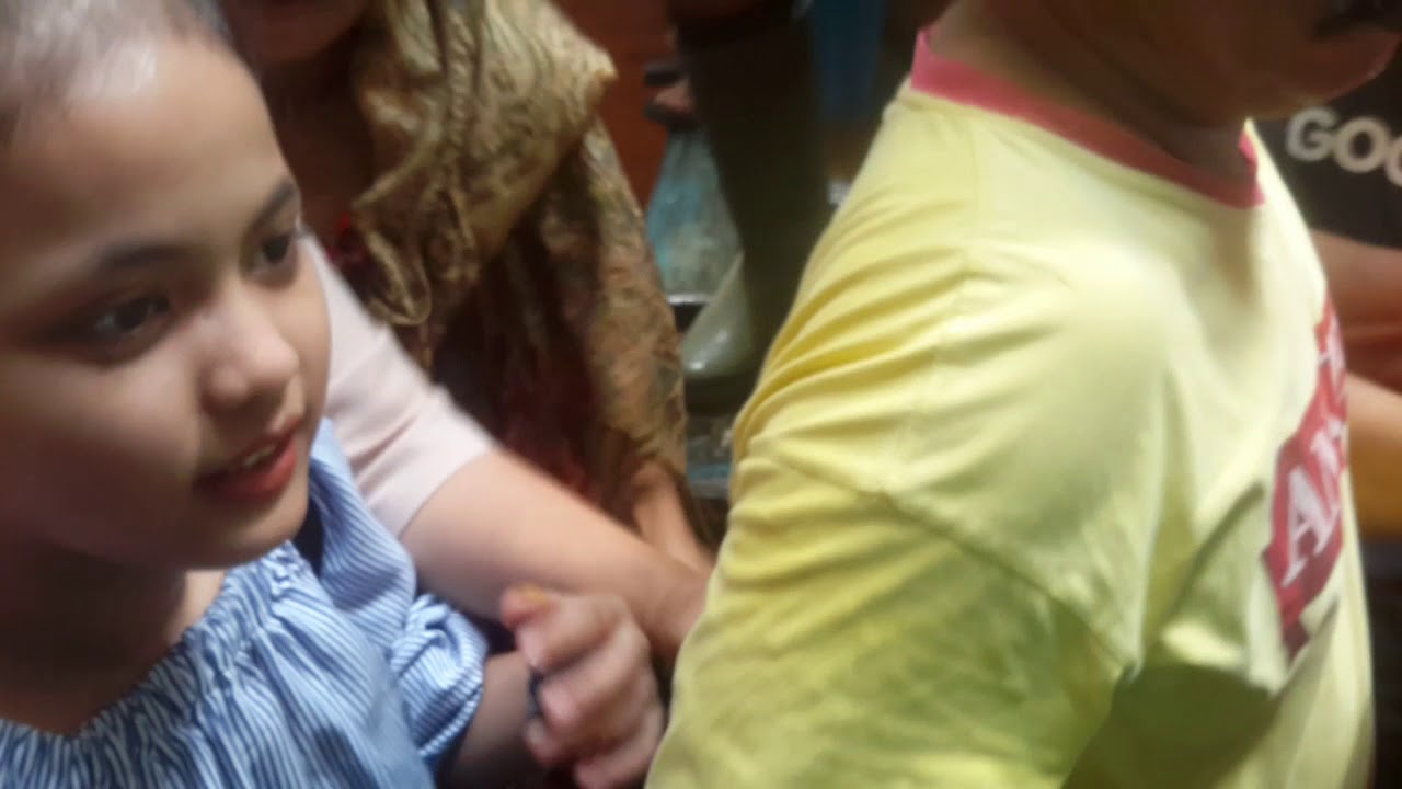 Kunjungan putri Balikpapan di pasar pandansari