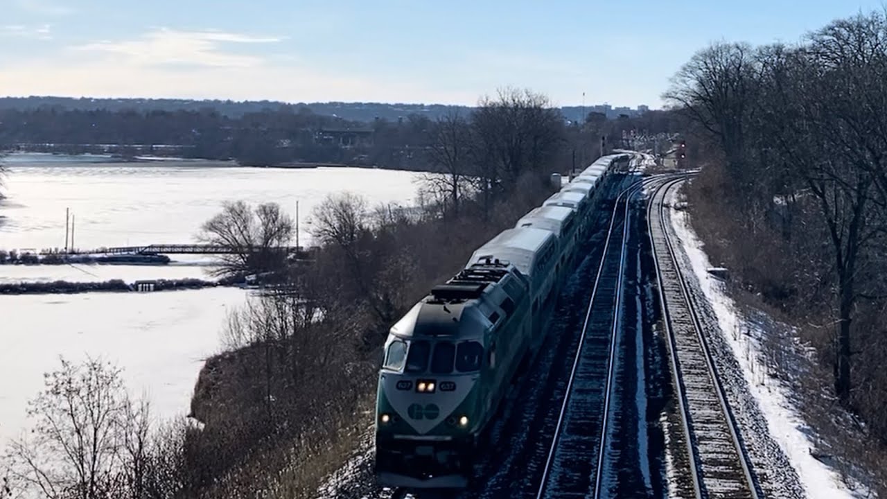 GO Train at Bayview Junction, Burlington, ON!